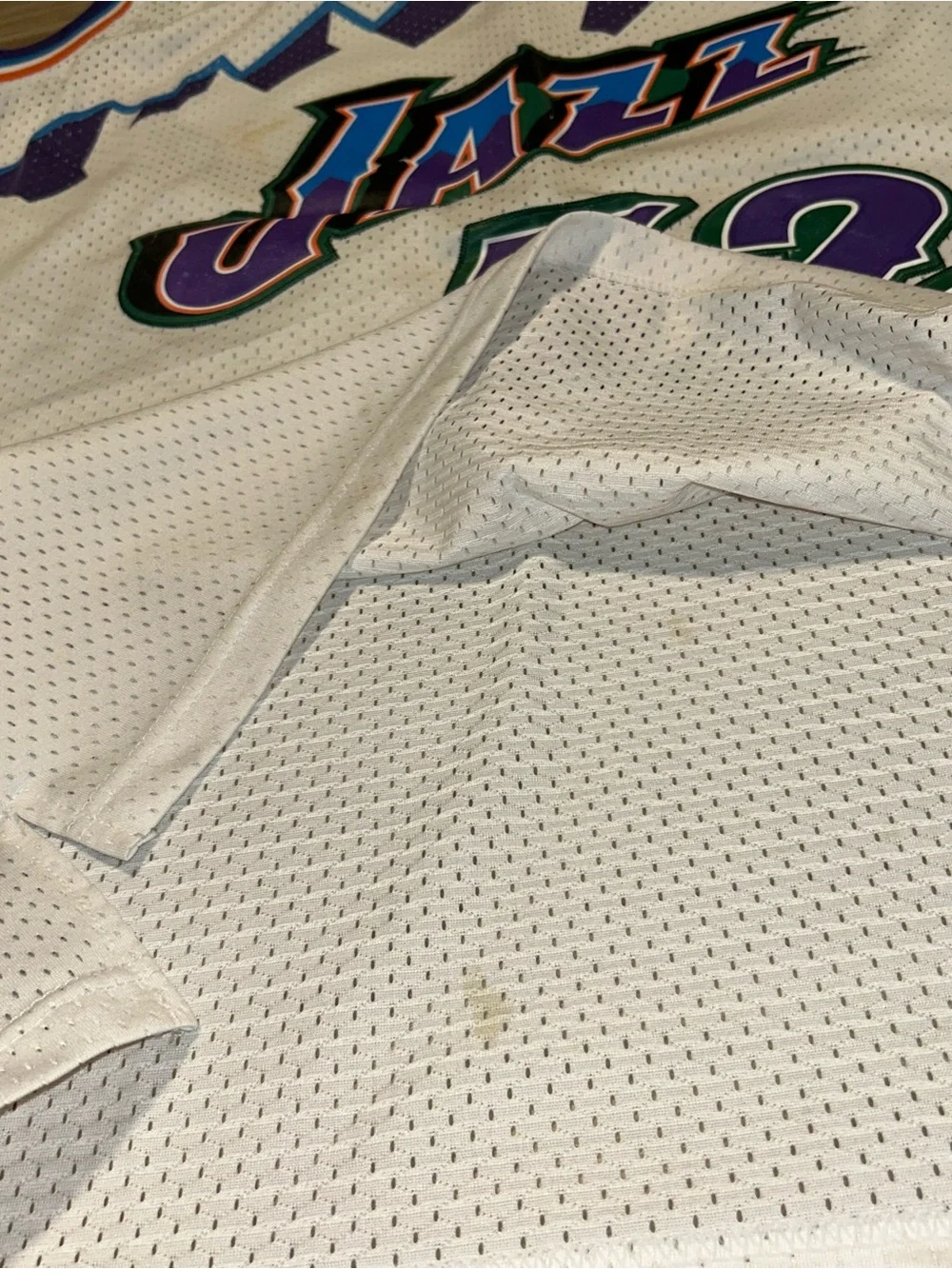 Vintage Adidas White Utah Jazz #32 Hardwood Classics Jersey Malone xl